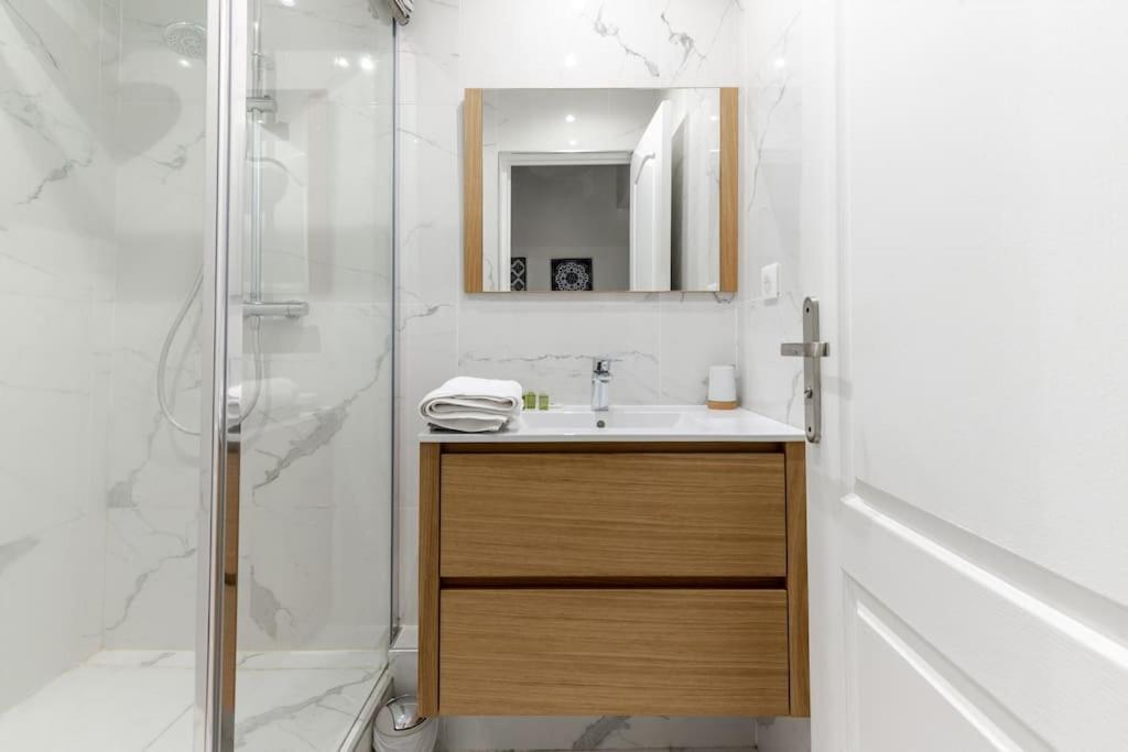 Grands Boulevards 22 : Cosy 1br-4p Parijs